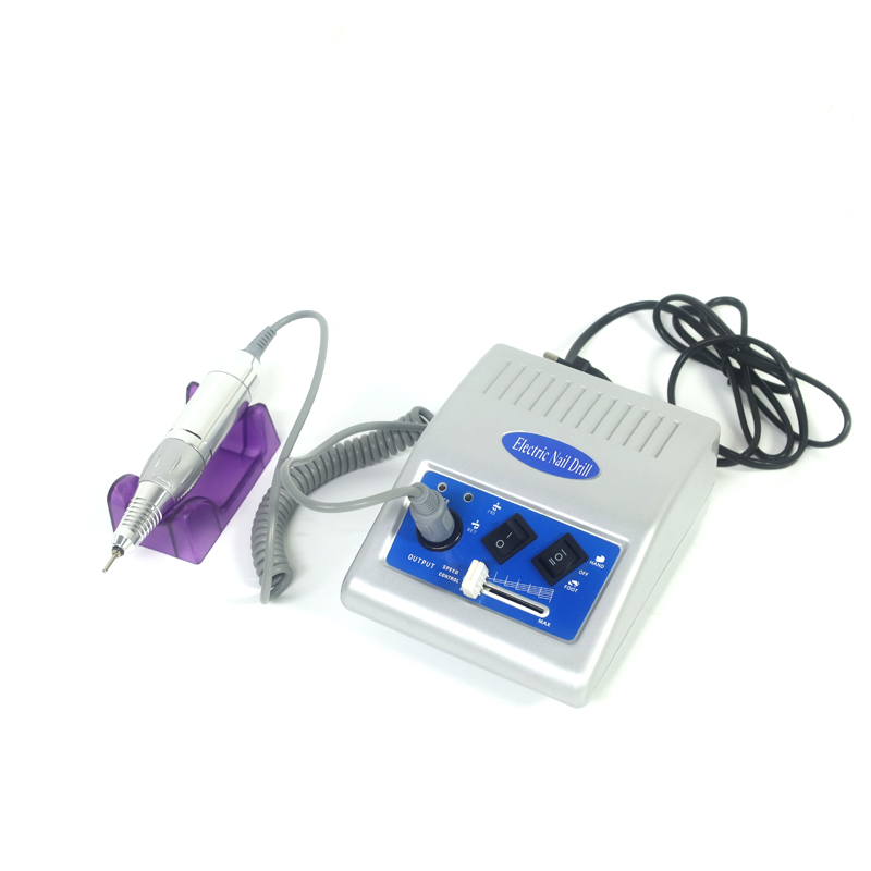 Jalaga käitatav küüneviil